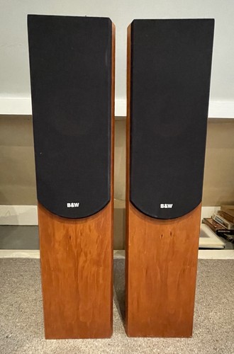 P4 floorstanding - b&w,